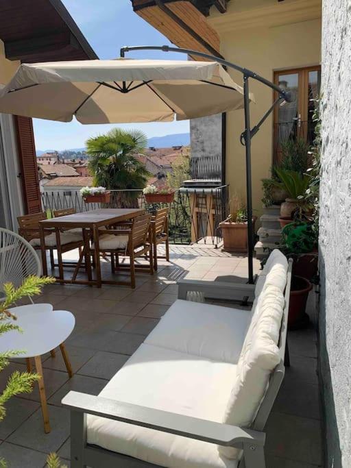 La Dolce Vita Apartment Intra Ngoại thất bức ảnh