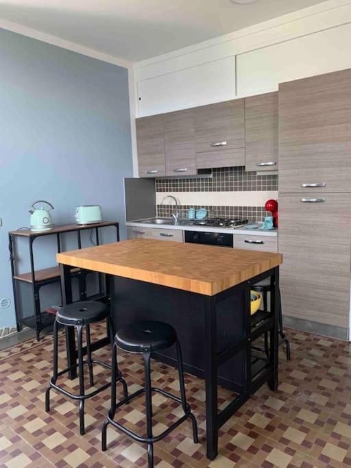 La Dolce Vita Apartment Intra Ngoại thất bức ảnh
