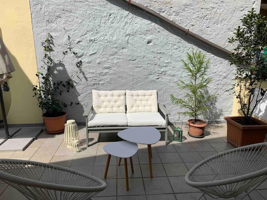 La Dolce Vita Apartment Intra Ngoại thất bức ảnh