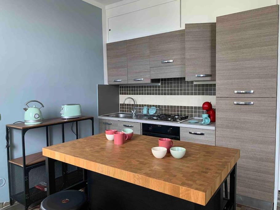 La Dolce Vita Apartment Intra Ngoại thất bức ảnh