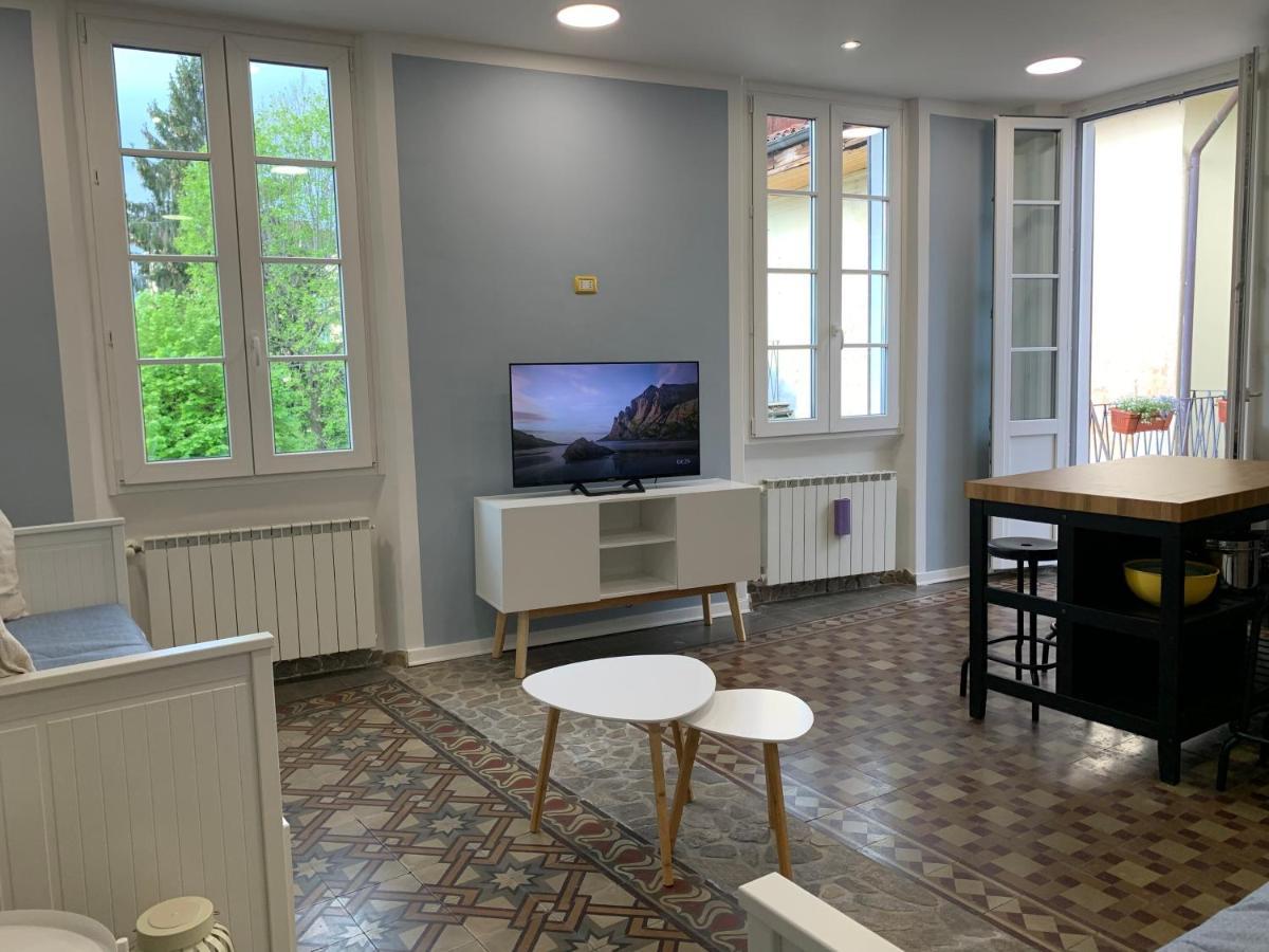 La Dolce Vita Apartment Intra Ngoại thất bức ảnh