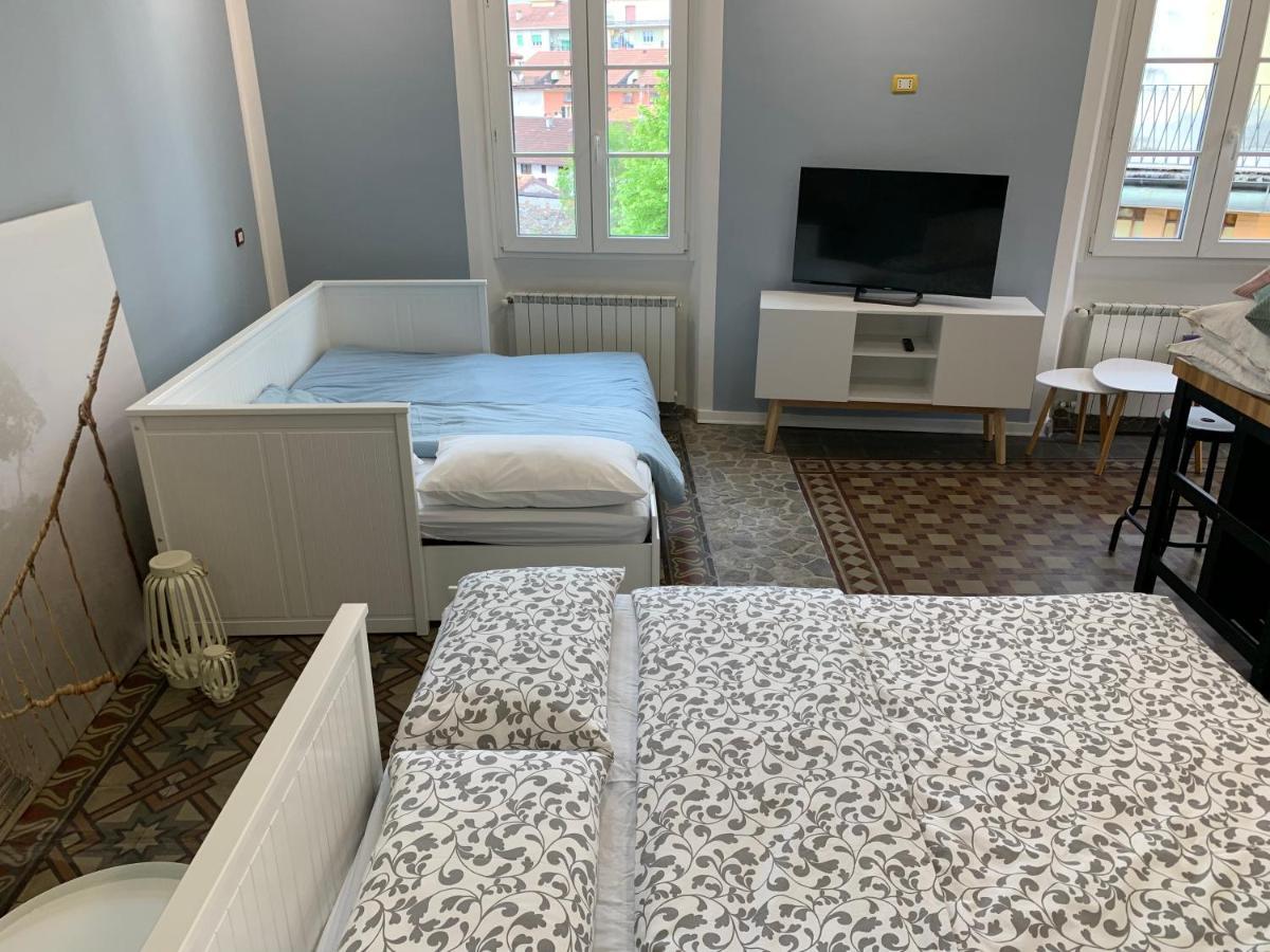 La Dolce Vita Apartment Intra Ngoại thất bức ảnh