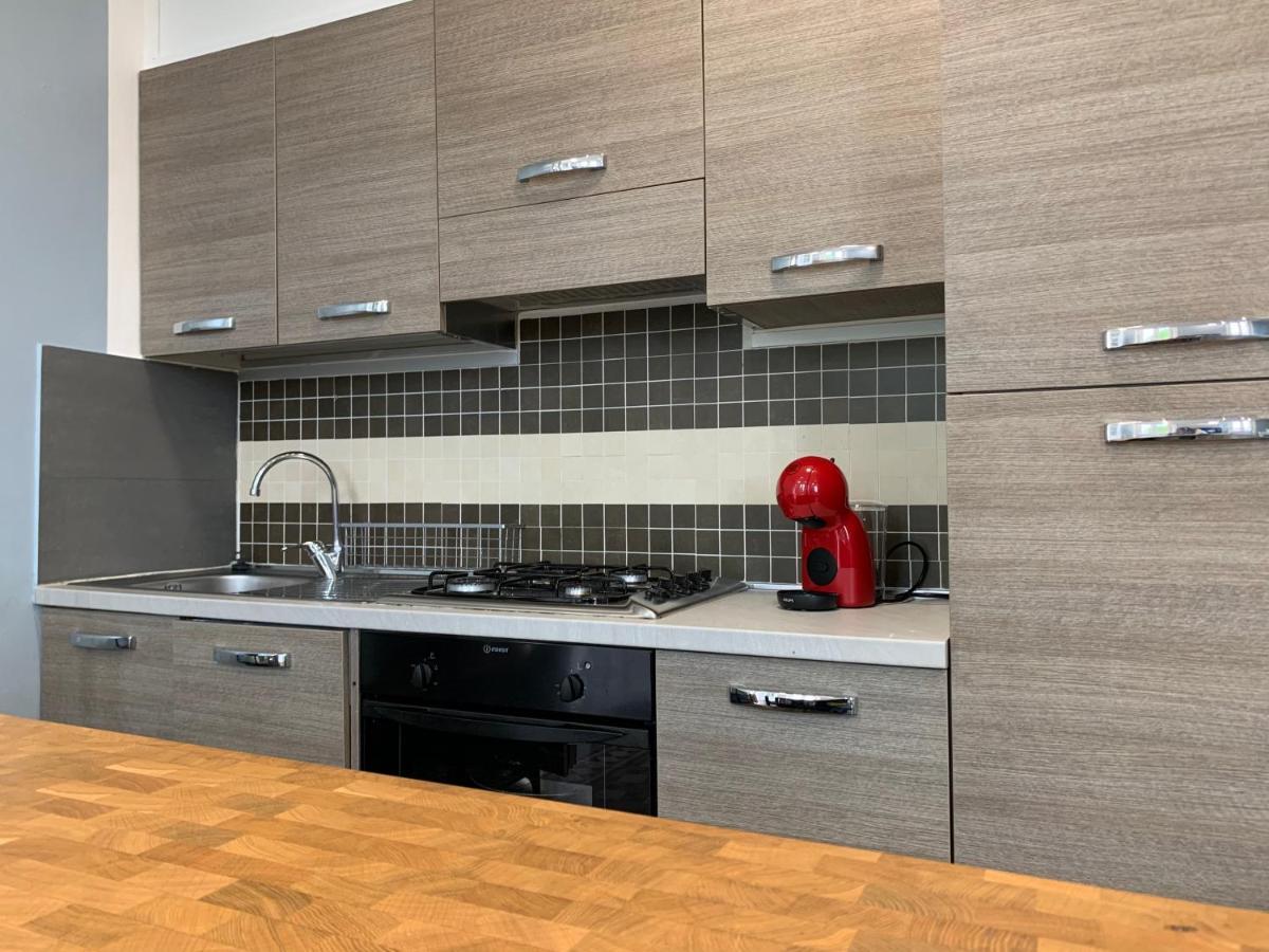 La Dolce Vita Apartment Intra Ngoại thất bức ảnh